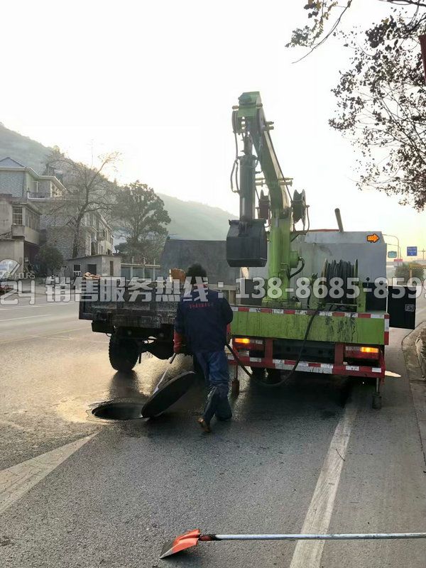 国六-东风多利卡掏挖式管道清洗疏通清淤车
