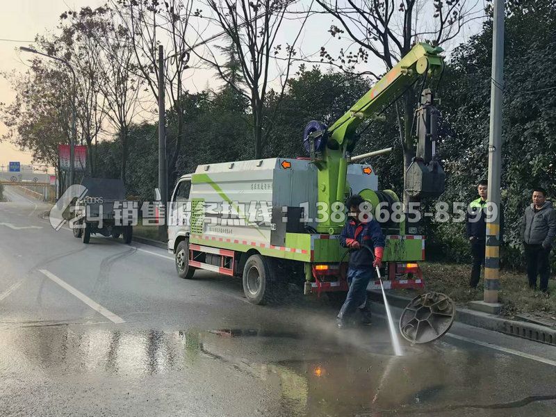 国六-东风多利卡掏挖式管道清洗疏通清淤车
