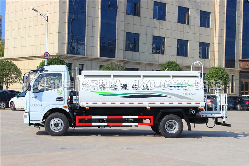 东风多利卡D7洒水车8方