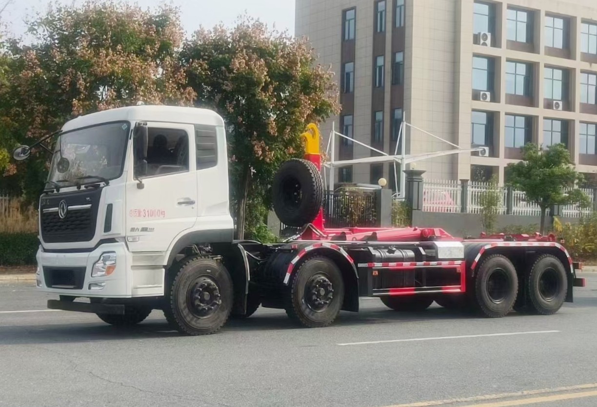 东风天龙VL8x4勾臂垃圾车25吨  